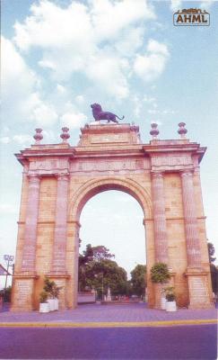 Fotografía del Arco de la Calzada de los Héroes, (Ca. 90's)