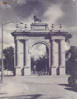 Arco de la Calzada de los Héroes, (Ca. 1970) 