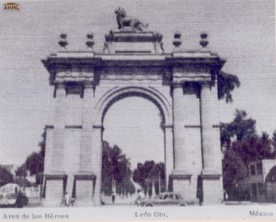 Arco de la Calzada de los Héroes, (Ca.1960)