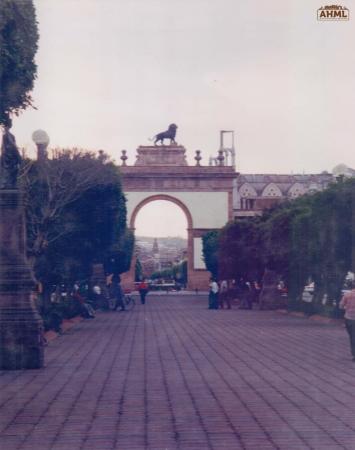 Arco de la Calzada de los Héroes (Ca. 2003)