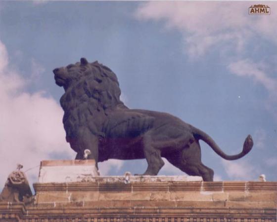 El León de la Calzada de los Héroes (Ca. 2003)