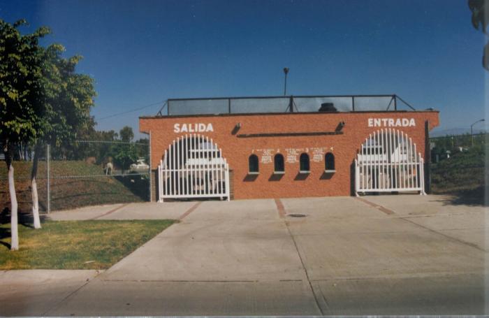 Entrada y salida posterior de la Feria Estatal de León, 1997