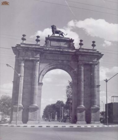 Arco de la Calzada de los Héroes, (Ca.1970)