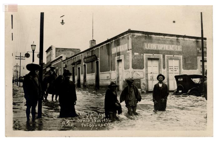 B02 Calle 5 de Mayo LEÓN. Junio 23 de 1926