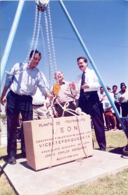 Primera piedra de la planta de tratamiento de aguas residuales