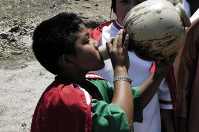 Niños en el viacrucis viviente de Chapalita