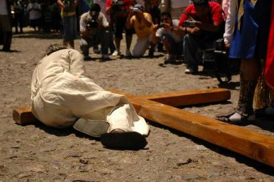 Jesús de Nazaret en la caída del viacrucis  