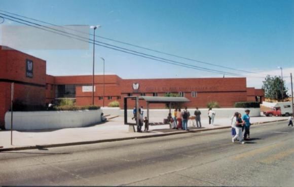 Clínica T-53 del IMSS, en colonia Jardines de Jerez (C.a. 1990)