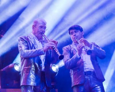 La Arrolladora Banda El Limón 8