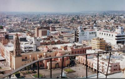 Fotografía panorámica de la ciudad de León (Ca.1990)