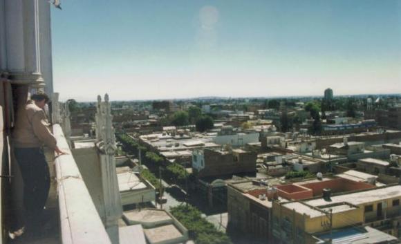 Imagen panorámica de la ciudad desde el Templo Expiatorio del Sagrado Corazón de Jesús (Ca. 1983)