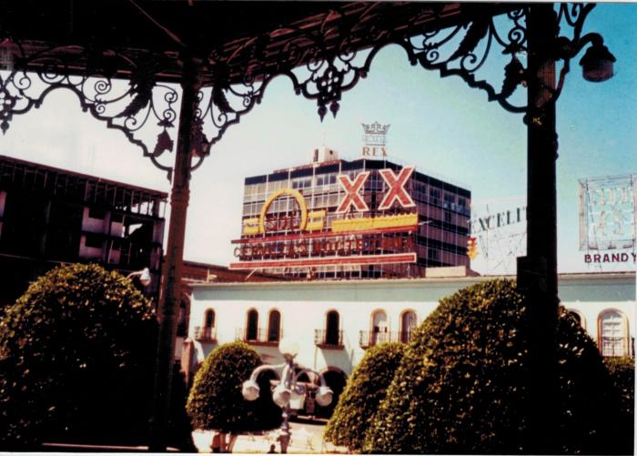 Hotel Rex, visto desde el quiosco del Jardín Principal