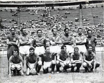 Equipo bicampeón de Liga, campeón de copa, campeón de campeones, campeonísimo 1949