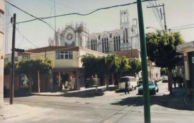 Fotografía del Templo Expiatorio del Sagrado Corazón de Jesús (Ca. 1983)