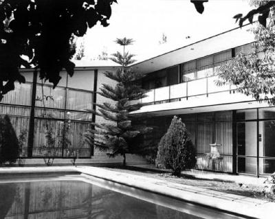 Patio interior de casa en calle Berlín, esquina con Praga, colonia Andrade, 1974 
