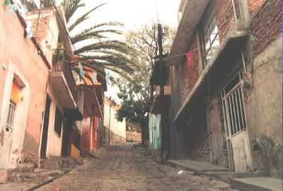 Subida de la calle Limón en Barrio Arriba (Ca. 1980)