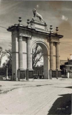 Postal del Arco de la Calzada