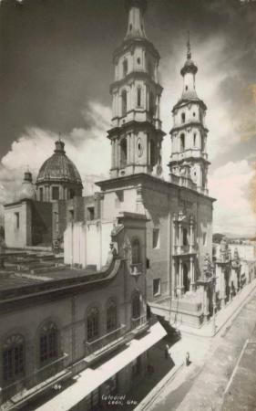 Calle Álvaro Obregón y Catedral 