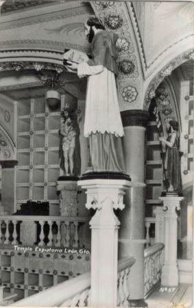 Postal criptas del Templo Expiatorio 