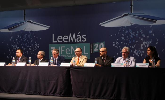Presídium de la ceremonia inaugural de la Feria Nacional del Libro de León de 2009