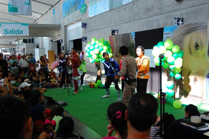 XXIV Feria Nacional del Libro de León; Mayed Nazzoure presentó la obra “Principito en el planeta ABCña”
