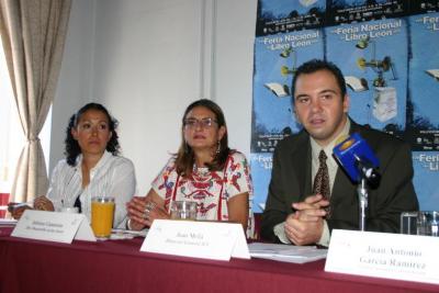 XVII Feria Nacional del Libro. Autoridades en rueda de prensa