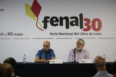 Fenal 30 – Feria Nacional del Libro de León; Jorge Volpi presentó el libro “Una novela criminal”