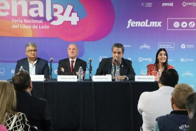 Fenal 34 – Feria Nacional del Libro de León; Sistema de Agua y Alcantarillado de León presentó el libro “40 años de orgullo”