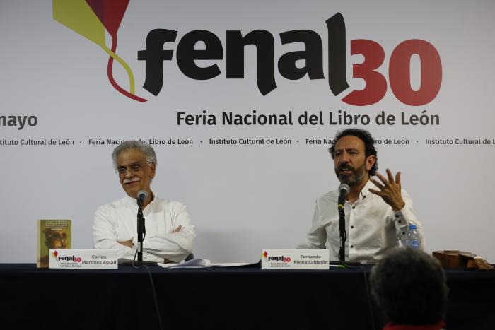 Fenal 30 – Feria Nacional del Libro de León; Carlos Martínez Assad presentó su libro “Yo sé bien que estoy en Cuévano” 